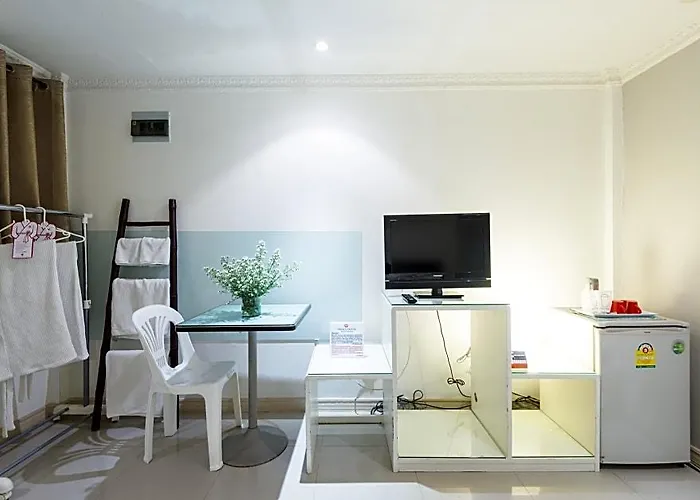House מלון 2*