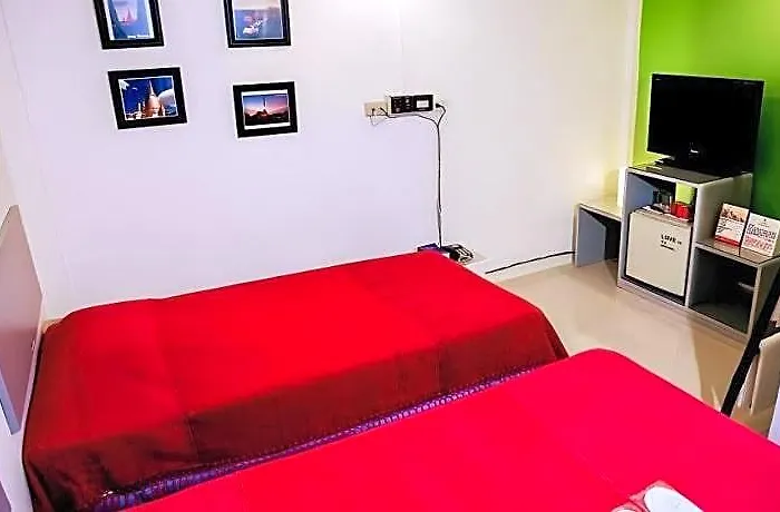 House מלון 2*